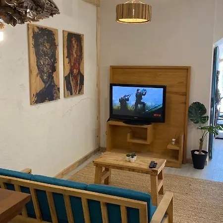 Апартаменты Cozy Design Flat In The Heart Of